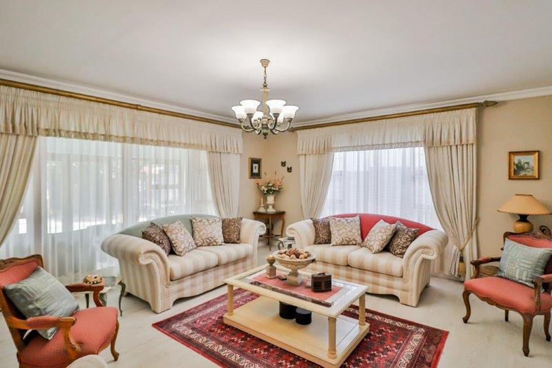 4 Bedroom Property for Sale in Stilbaai Wes Western Cape